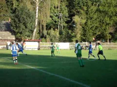 LKS Haczów - LKS Izdebki (jedna z akcji rywali)