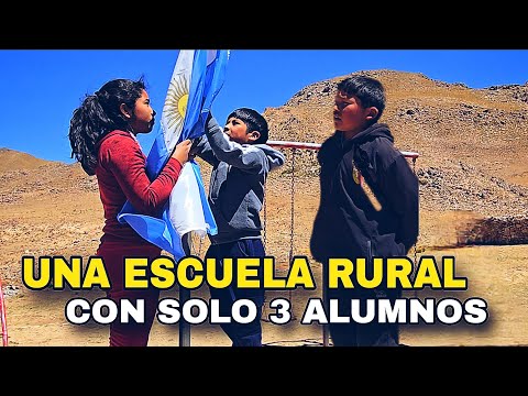 ⛰️ Entre MONTAÑAS y a MAS de 3 MIL METROS, los MAESTROS y los NIÑOS hacen PATRIA. 🇦🇷 (Catamarca) 