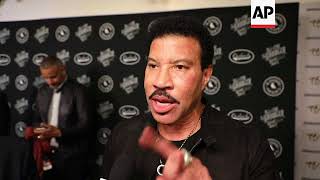 Dolly Parton, Lionel Richie honor Kenny Rogers