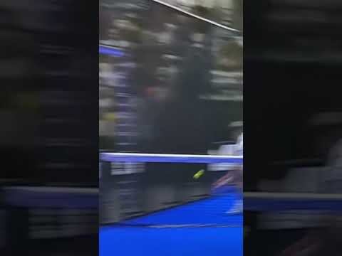 El Tiburon!! 🔥💪 #padel #tricks #trickshots #worldpadeltour #viral