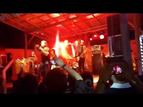 Vilma Palma - Auto Rojo (Tacuarembó, Uruguay)