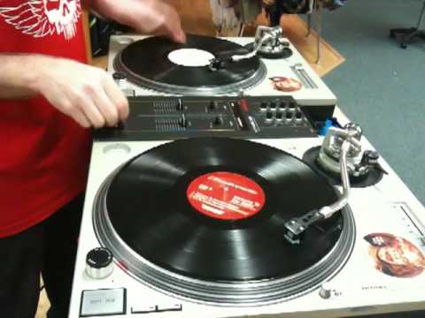 DJ Wicked doing some freestyle scratching at the Hot Box. (5/12/2010)