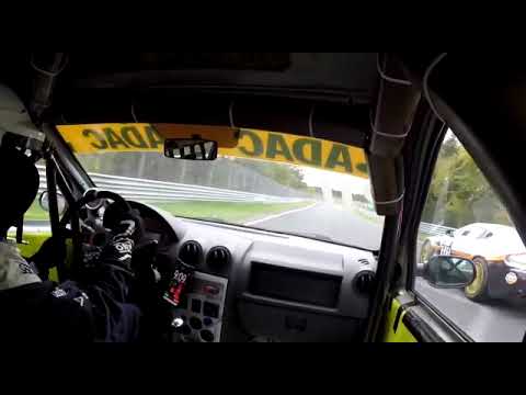 Dacia vs. Aston beinahe Crash beim RCN 3h Rennen 2022 auf der Nürburgring Nordschleife