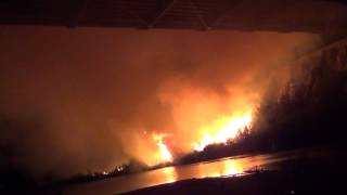 preview picture of video 'Train passes over Flames, Ocean to Ocean Highway Bridge, Yuma, Arizona, 11 October 2013, 00002'