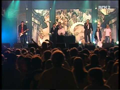 Ravi & Dj Løv feat The Monroes - Tsjeriåu (Live at Topp20 Rådhusplassen 2005)