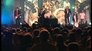 Ravi & Dj Løv feat The Monroes - Tsjeriåu (Live at Topp20 Rådhusplassen 2005)