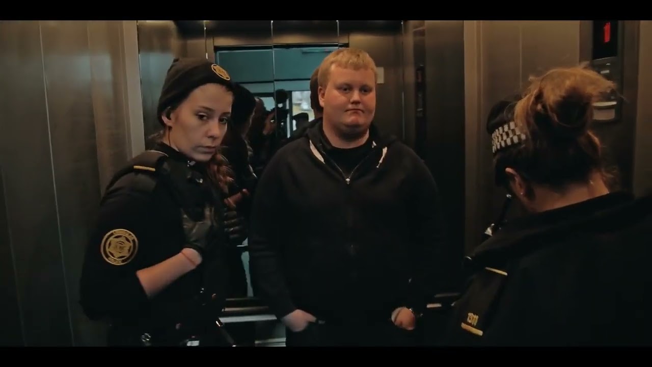 Trailer för Dox: Siggi - från hackare till agent