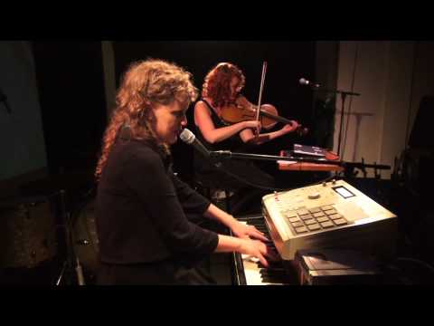 jenn mierau - a little blue (live)