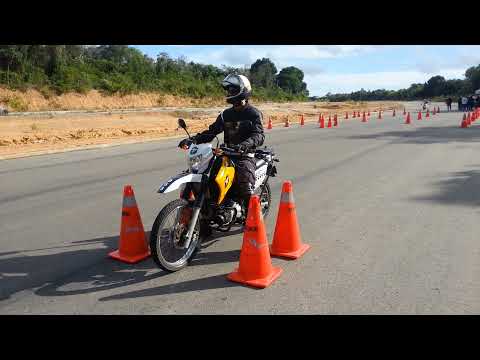 Treinamento e teste de pilotagem de motocicleta com a  ROCAM, CPRE, Esquadrão Águia e PRF