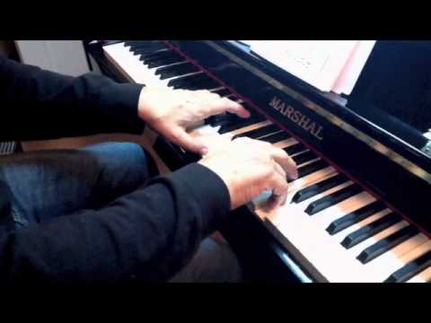 Miki Petkovski improvising in a classical way a baroque style progression