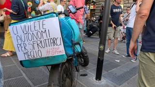 La bicicletata di protesta dei rider a Firenze: «Molte parole, niente fatti e poca trasparenza»