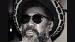 JOHNNY CLARKE GIVE THE LITTLE MAN A GREAT BIG HAND