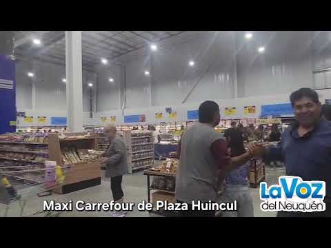 La Voz TV - Recorrimos el Maxi Carrefour de Plaza Huincul 
