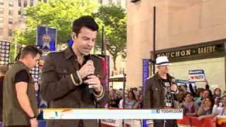 Backstreet Boys & NKOTB - Show Me The Meaning & Loving You Forever ( Live Today Show 06-03-2011