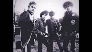 The Alarm - Intro - Shout To The Devil (Live at the Lyceum , London 1983)