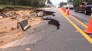 Amazing Sinkhole Highway 90 Florida