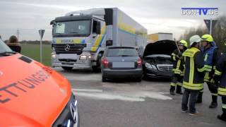 preview picture of video 'Verkehrsunfall mit 4 Fahrzeuge auf der Kreuzung B2 B16'