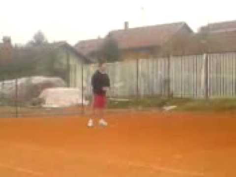 Marko Milutinovic se zagreva (kao baba)