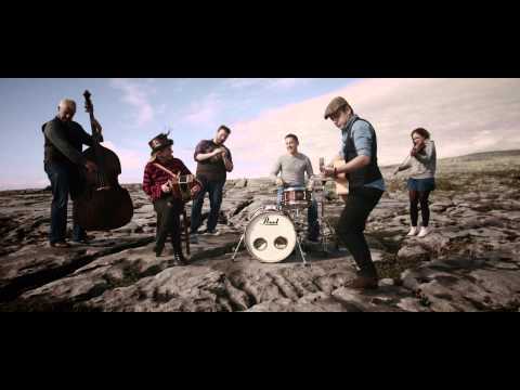 Derek Ryan - Hold On To Your Hat (ft Sharon Shannon) (Official Video)