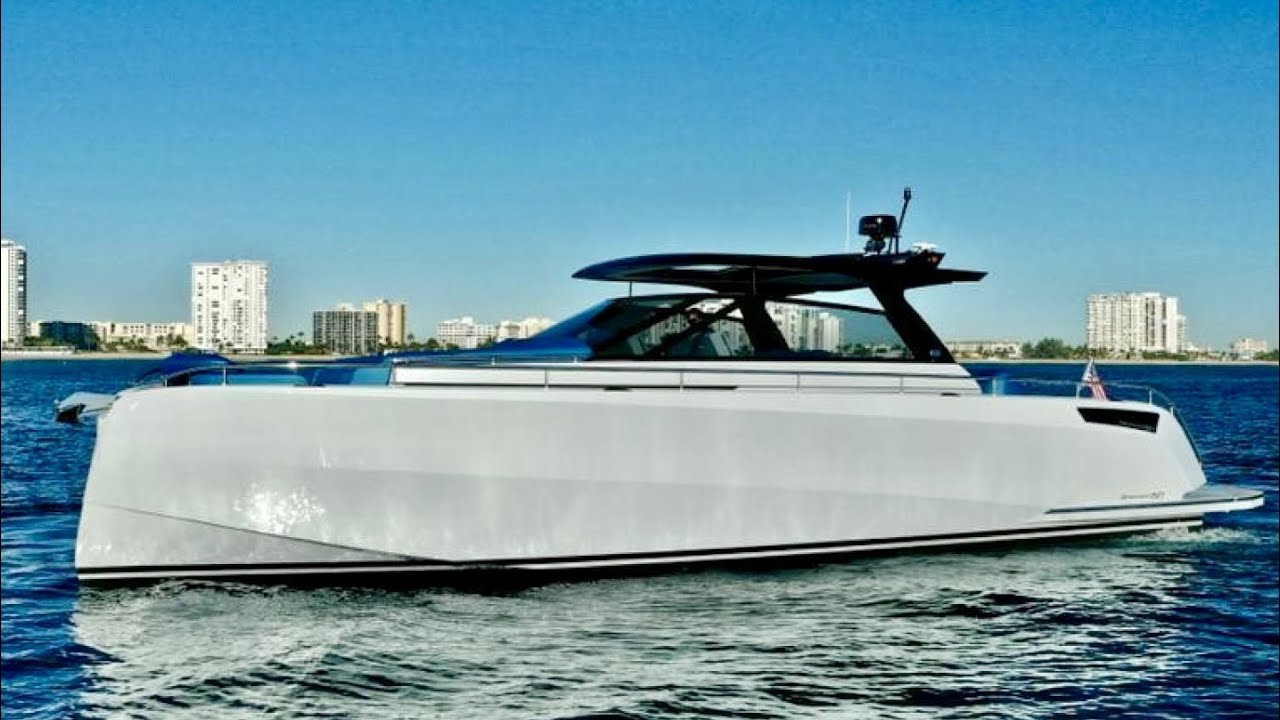 Yacht Tour: 2022 Bronson 50
