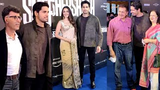 Siddarth Malhotra with Vikram Batra family during the Shershaah film Screening in Delhi 📸
