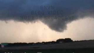 preview picture of video '8/24/04 Gaylord, MN Lightning and Funnel cloud video'
