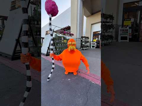 Let it grow #thelorax #lorax #drseuss #prank #memes #funny #cosplay #homedepot