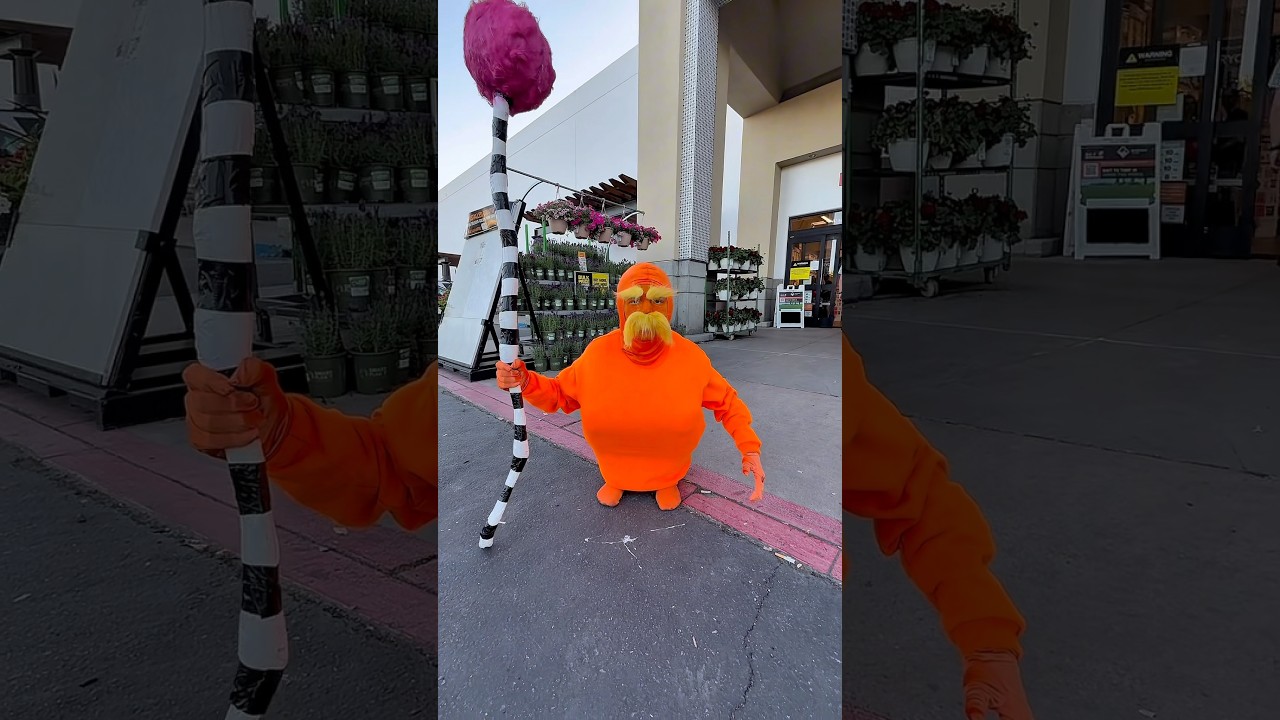 Let it grow #thelorax #lorax #drseuss #prank #memes #funny #cosplay #homedepot