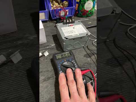 Zurn / Can-Aqua International z6913 z6915 z6922 z6920. Installation à batterie ou électrique