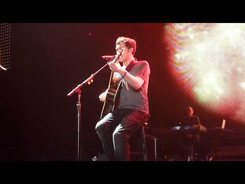 Phillip Phillips - Volcano - Front Row! Bridgeport, CT 9/1/12 (American Idol Live)