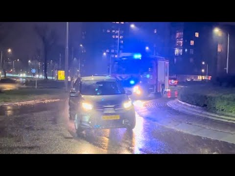 P1 OMS in de binnenstad van Leeuwarden Brandweer Leeuwarden Word Gehinderd door Auto 02-6131