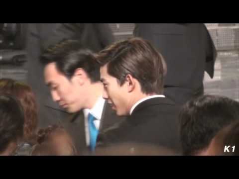 110526 Taec's back -  BaekSang