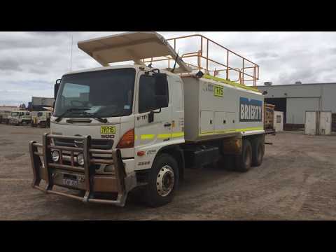 LOT 34   2013 Hino FM8J FM1J 6x4 Service Truck