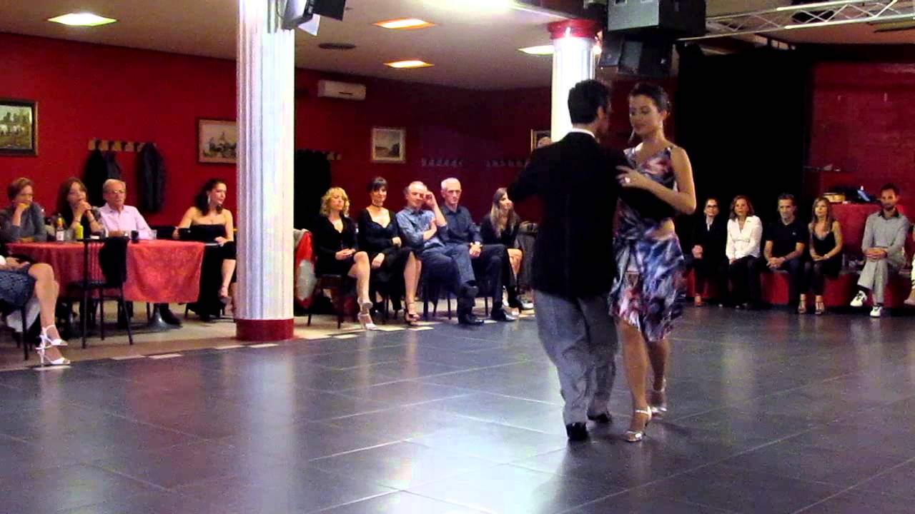 Video thumbnail for Yanina Bassi e Lucas Ameijeras Acacie Tango Milongueando 28 ottobre 2012 1-4