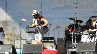 Hot Hot Heat-Middle of Nowhere (Live at the US Open of Surfing in HB)