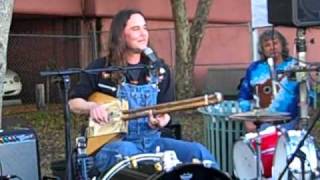 Richard Johnston Diddley Bow and Marge.MP4