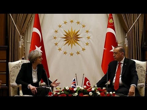 رئيسة الوزراء البريطانية في تركيا لتعزيز التعاون التجاري