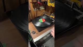 Download lagu Playing a warped AC/DC vinyl record. #acdc #classicrock #vinylrecords #vinylcommunity #vinyljunkie mp3 Download lagu Playing a warped AC/DC vinyl record. #acdc #classicrock #vinylrecords #vinylcommunity #vinyljunkie mp3