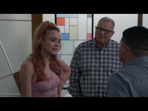 Jay Brings Home a Date for Manny - Modern Family