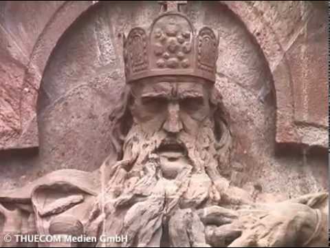 Der Kyffhäuser mit Barbarossahöhle und Kyffhäuserdenkmal im Norden von Thüringen.