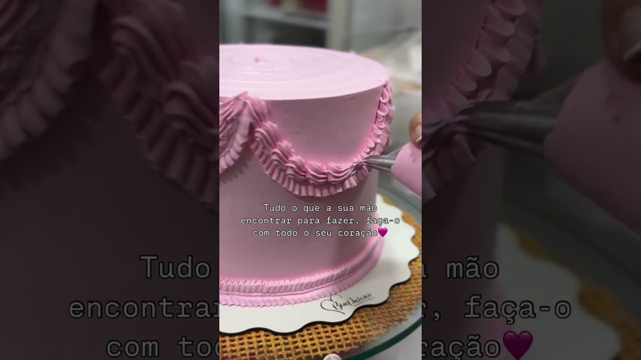 Bolo Vintage com laços