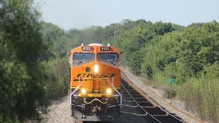 preview picture of video 'BNSF ore train at Milano, TX - 9.21.2014  - 15:48'