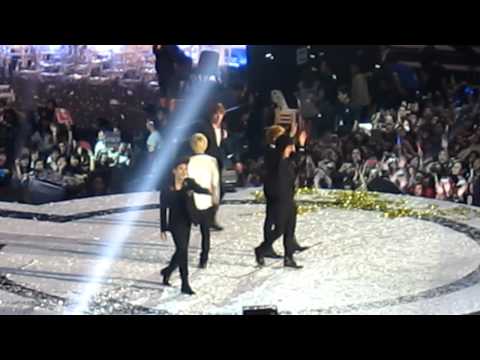 111129 BEAST, A-Pink, Super Junior saying goodbye to fans after MAMA 2011
