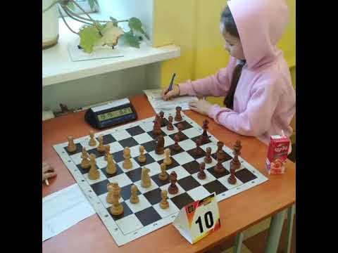 Играет наша маленькая Шахматная звездочка Полина Коротаева Пермь 2018. Кириллов Игорь Викторович