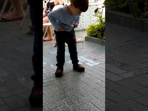 Breno na dança do "@Dynho Alves". . .