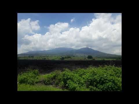 Duerma instantáneamente con fuertes lluvias y sonidos de truenos en la montaña