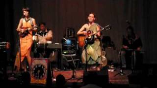 The Ditty Bops @ Old Town School: &quot;Waking Up In The City&quot;