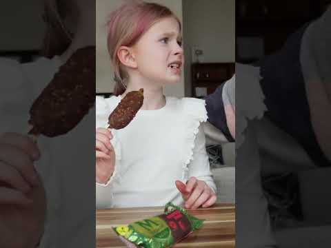 Sjukaste att hon bet ut sin tand 😳 #shorts