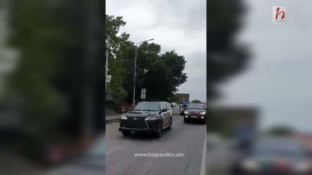 Փաշինյանի անցնելու պահին վանկարկում են «Նիկոլ դավաճան»