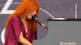 Tori Amos at Pori Jazz 2010 - Personal Jesus/Body and Soul